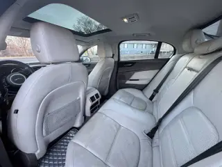 2017 Jaguar XE 35t Prestige