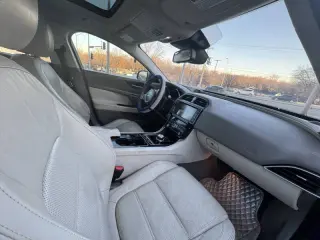 2017 Jaguar XE 35t Prestige