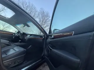 2017 Kia Cadenza Technology