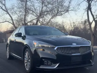 2017 Kia Cadenza Technology
