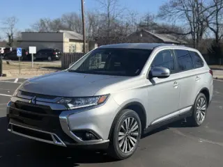 2020 Mitsubishi Outlander SE