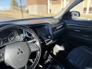 2020 Mitsubishi Outlander SE