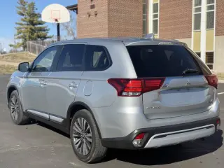 2020 Mitsubishi Outlander SE