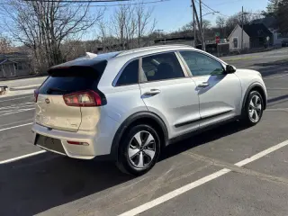 2017 Kia Niro LX