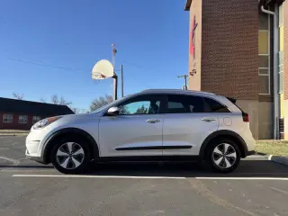 2017 Kia Niro LX