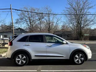 2017 Kia Niro LX