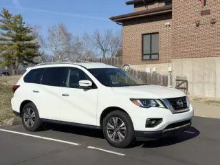 2018 Nissan Pathfinder SL