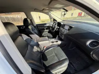 2018 Nissan Pathfinder SL