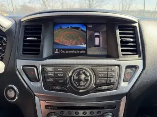 2018 Nissan Pathfinder SL
