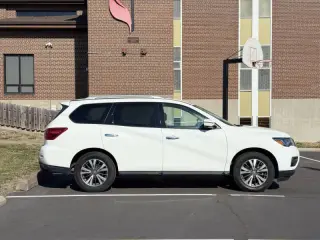 2018 Nissan Pathfinder SL