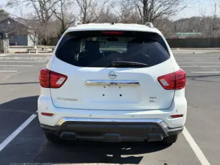 2018 Nissan Pathfinder SL