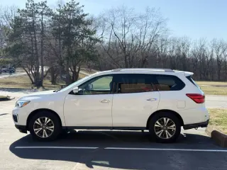 2018 Nissan Pathfinder SL