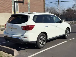 2018 Nissan Pathfinder SL
