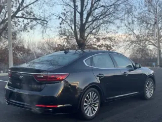2017 Kia Cadenza Technology