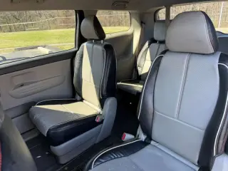 2019 Kia Sedona LX