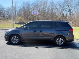 2019 Kia Sedona LX
