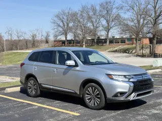 2020 Mitsubishi Outlander SE
