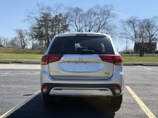 2020 Mitsubishi Outlander SE