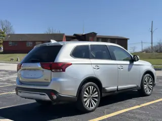 2020 Mitsubishi Outlander SE