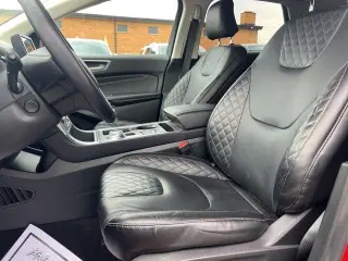 Ford Edge 2023 AWD Titanium 4dr Crossover