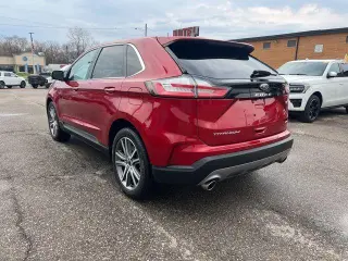 Ford Edge 2023 AWD Titanium 4dr Crossover