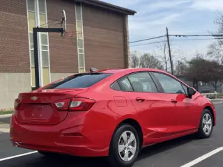 2018 Chevrolet Cruze LS Auto