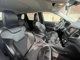 2020 Jeep Cherokee Altitude