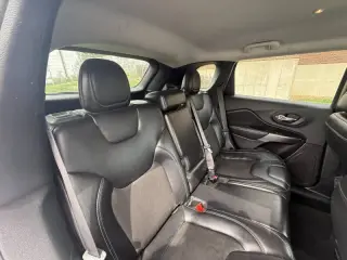 2020 Jeep Cherokee Altitude