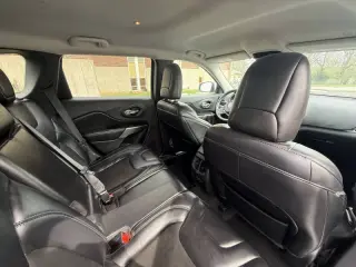 2020 Jeep Cherokee Altitude