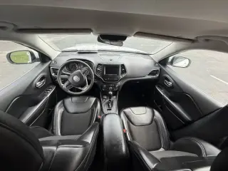 2020 Jeep Cherokee Altitude