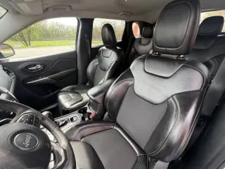 2020 Jeep Cherokee Altitude