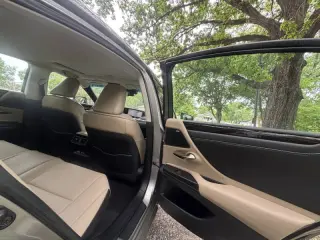 2021 Lexus ES 300h