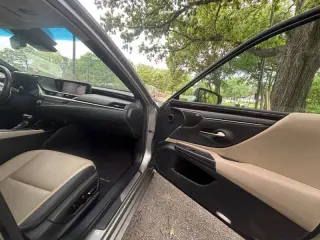 2021 Lexus ES 300h