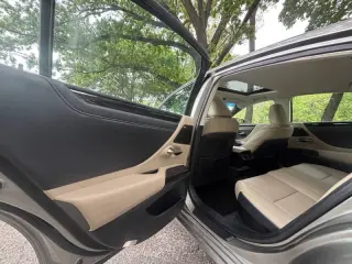 2021 Lexus ES 300h