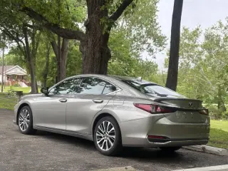 2021 Lexus ES 300h