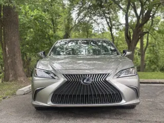 2021 Lexus ES 300h