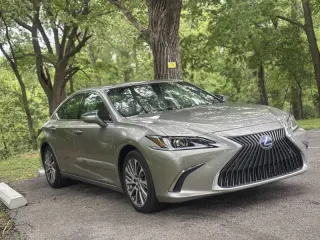 2021 Lexus ES 300h