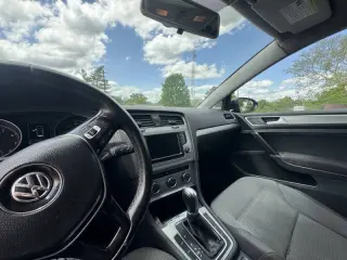 2016 Volkswagen Golf TSI S