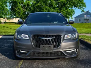 2018 Chrysler 300 S