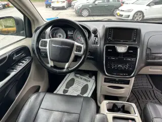 2015 Chrysler Town and Country Touring-L