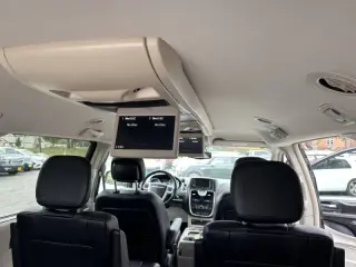2015 Chrysler Town and Country Touring-L