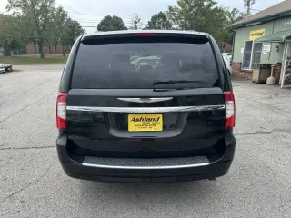 2015 Chrysler Town and Country Touring-L