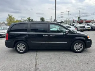 2015 Chrysler Town and Country Touring-L