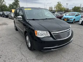 2015 Chrysler Town and Country Touring-L