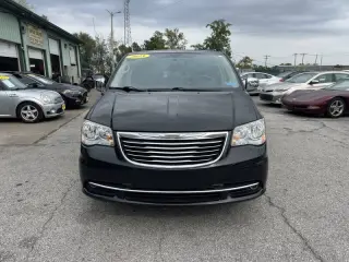2015 Chrysler Town and Country Touring-L