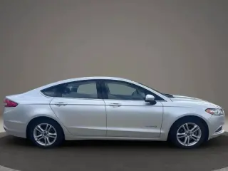 2018 Ford Fusion Hybrid SE