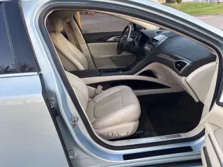 2014 Lincoln MKZ Hybrid