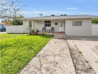 2900 SW 19th St, Miami, FL 331