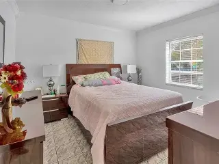 2900 SW 19th St, Miami, FL 331