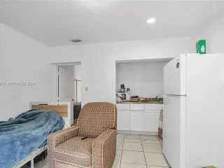2900 SW 19th St, Miami, FL 331